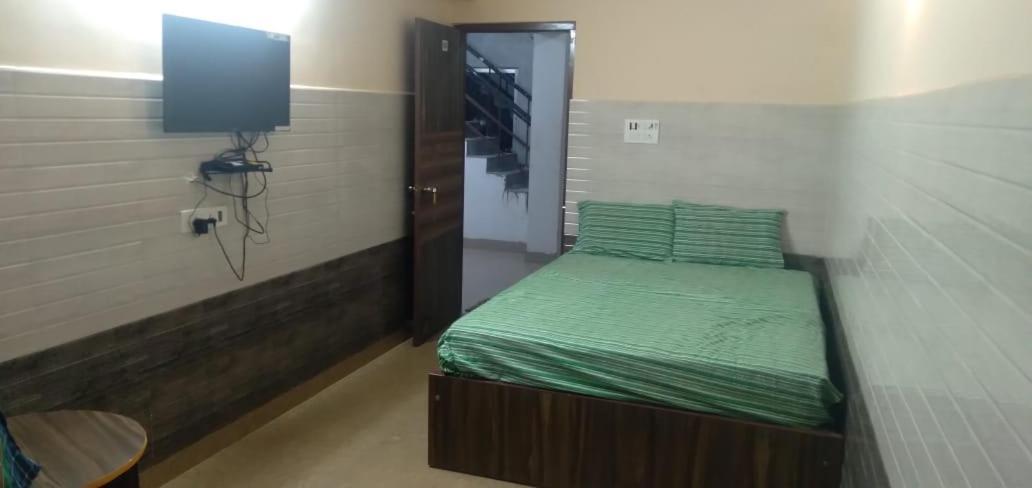 Hotel Ns Vijay Shesha Mahal Tiruvannāmalai Esterno foto