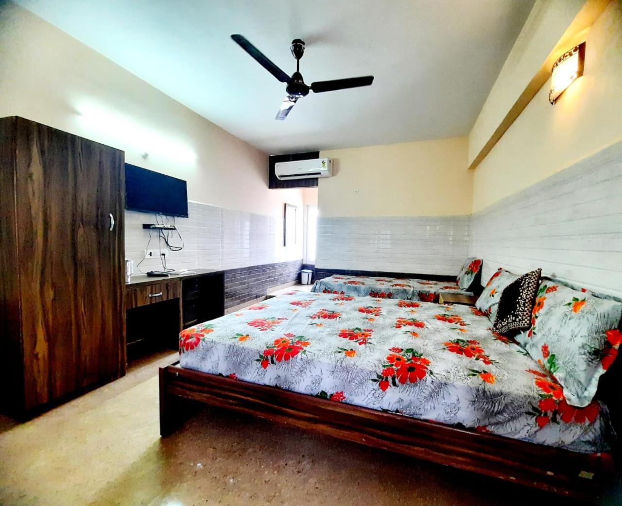 Hotel Ns Vijay Shesha Mahal Tiruvannāmalai Esterno foto