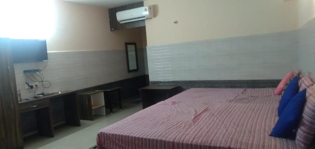 Hotel Ns Vijay Shesha Mahal Tiruvannāmalai Esterno foto